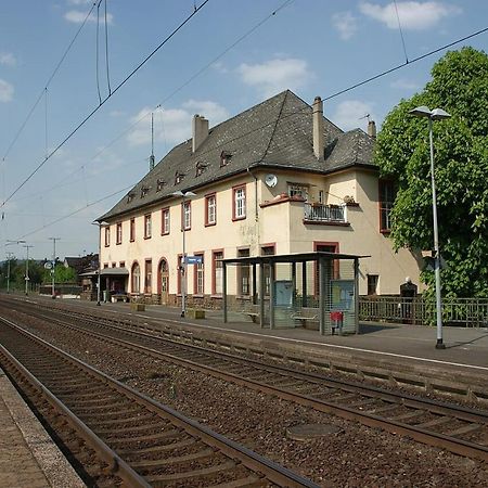 Ferienwohnung Neli Am Rhein Rheinbrohl Buitenkant foto