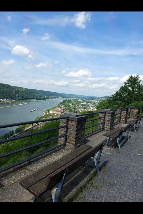 Ferienwohnung Neli Am Rhein Rheinbrohl Buitenkant foto