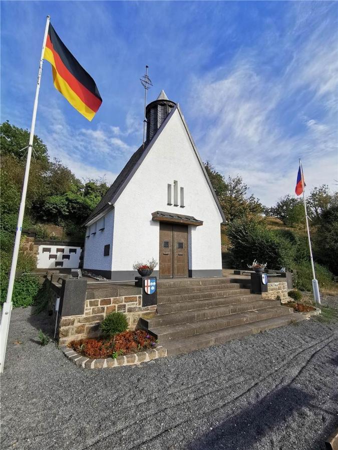 Ferienwohnung Neli Am Rhein Rheinbrohl Buitenkant foto