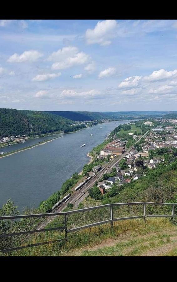 Ferienwohnung Neli Am Rhein Rheinbrohl Buitenkant foto