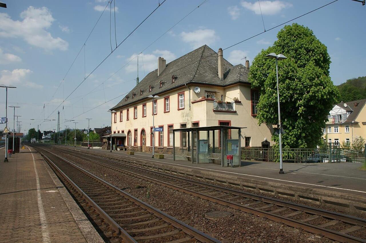 Ferienwohnung Neli Am Rhein Rheinbrohl Buitenkant foto