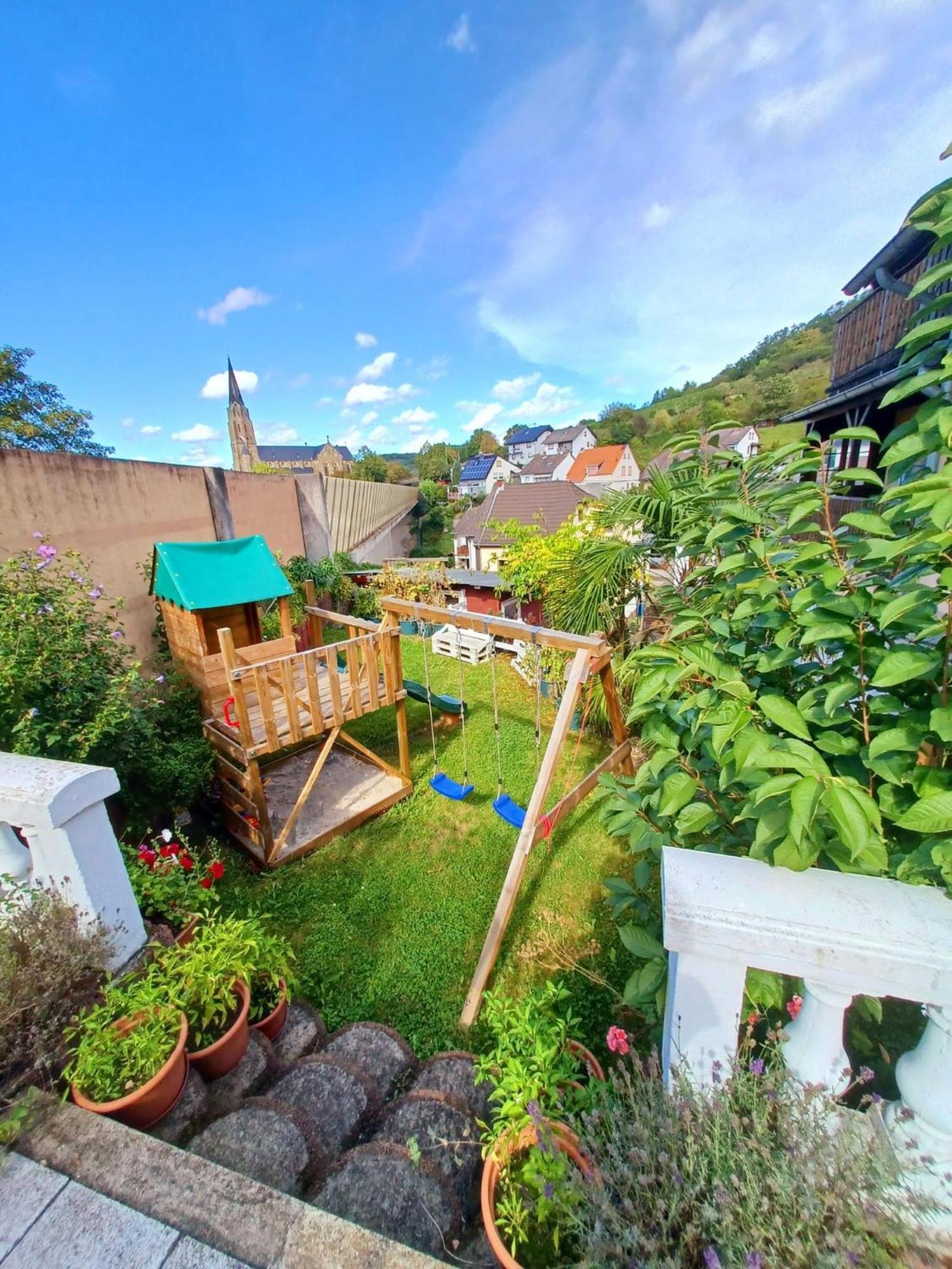 Ferienwohnung Neli Am Rhein Rheinbrohl Buitenkant foto